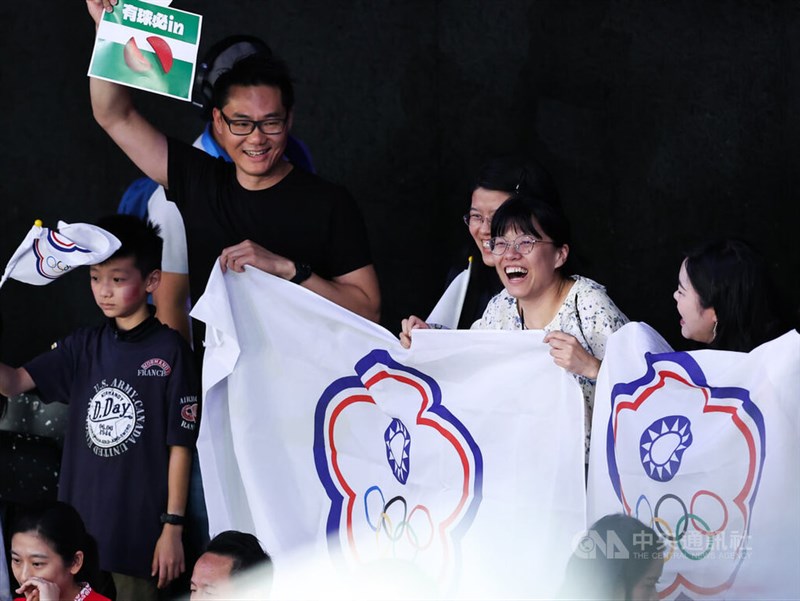 Taiwan celebrates Olympic gold, badminton champions praised
