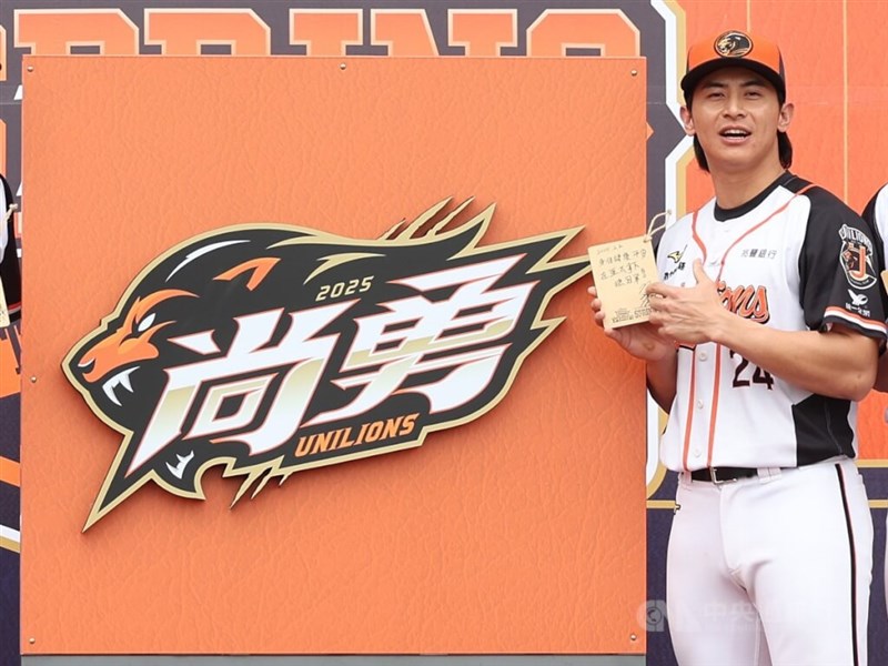 Uni-Lions offer Chen Chieh-hsien NT$160 million CPBL record deal