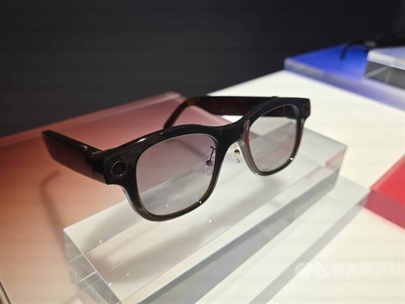 HTC shares soar for 2nd straight session after Vive Eagle AI glasses debut