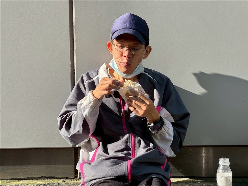 A recipe for daily life: Taipei's homeless struggle to find food