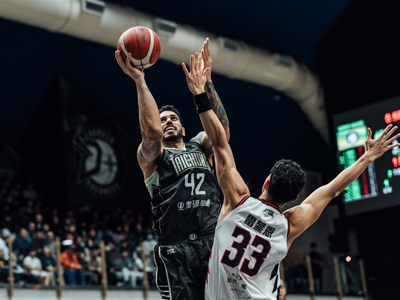 Dreamers fend off Mars to tie for third in TPBL as Julian Boyd returns