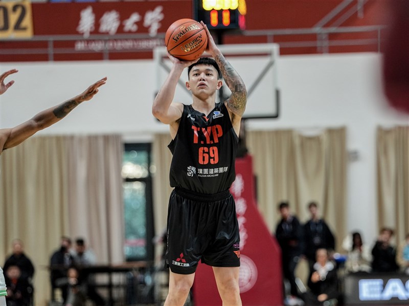 Pilots score rematch victory over Black Bears, edge closer to EASL playoffs