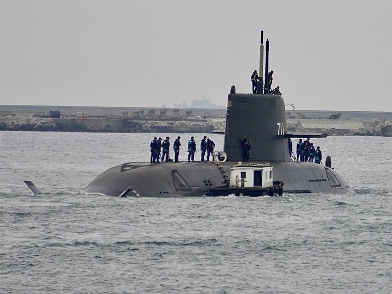 Narwhal submarine fires 2 torpedoes during 8th round of dive tests