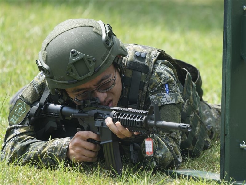 Reservists conduct rifle and mortar drills in Taipei
