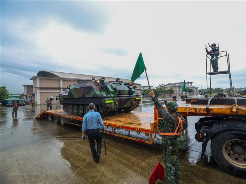 Han Kuang Day 6: Taiwan military tests civilian trucks for tank transport