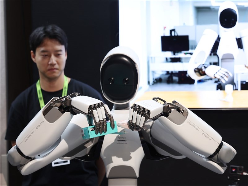 Taiwan has 3-5 year window to build non-China robot supply chain: DSET