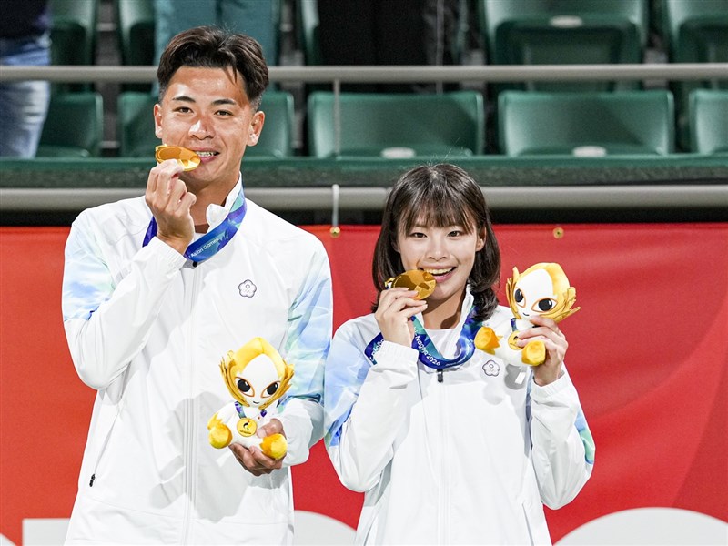 Taiwan wins first Asian Games gold in soft tennis mixed doubles (update)