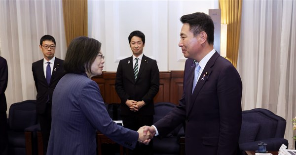 Legisladores de la oposición japonesa visitan Taiwán para fortalecer lazos