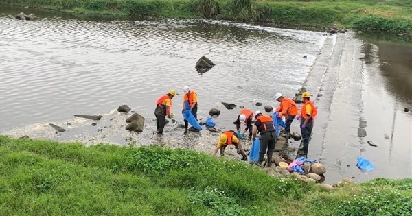 Hydrochloric acid leak at closed Chemours plant causes mass fish deaths - ...