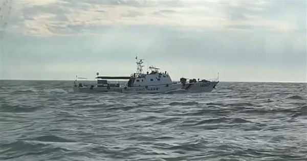 4 Chinese coast guard vessels enter Kinmen waters twice Friday - Focus ...
