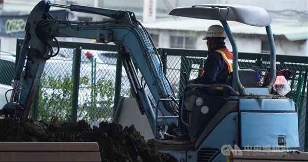 Number of furloughed workers up due to U.S. tariff impact