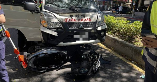 Unlicensed ambulance driver kills scooter rider in Taipei