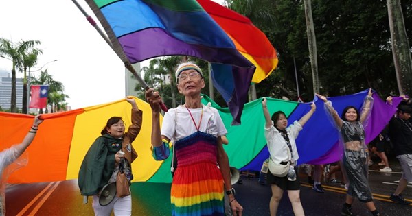 150,000 join Taiwan Pride as organizers urge understanding - Focus Taiwan