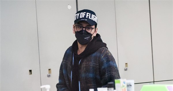 5 Taiwanese entertainers indicted for evading military service