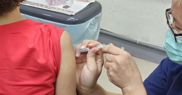 Taiwan to expand COVID-19 vaccine program to cover all residents