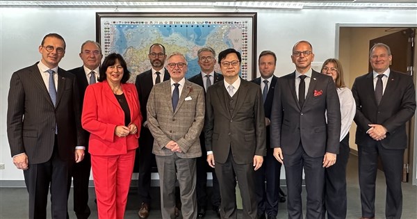 10-member European parliament group visits Taiwan