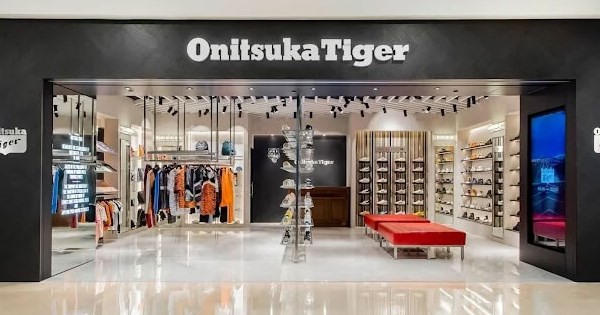 Taipei 101 store suspends saleswoman amid discrimination allegations