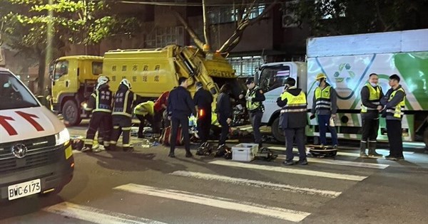 Recycling truck crashes into crowd in Taoyuan; 7 injured, 1 critical