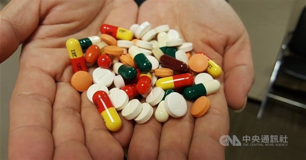 Patients with chronic conditions can get prescription refills early: MOHW