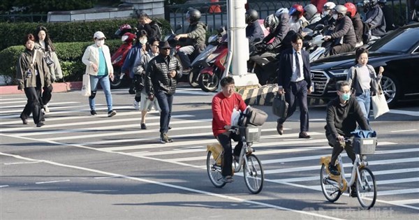 Frontal weather systems forecast to impact Taiwan Tuesday evening