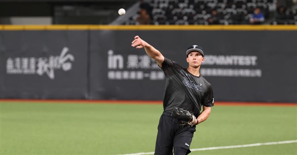 Taiwanese-American Fairchild joins Taiwan at Taipei Dome ahead of WBC