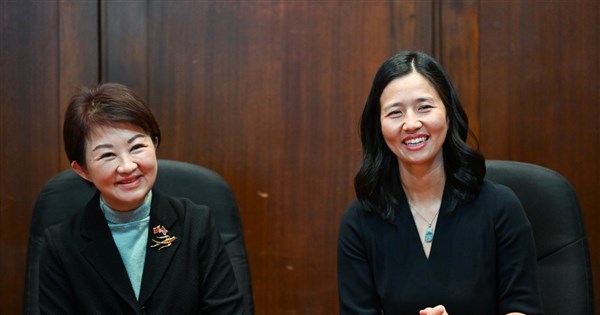 Taichung mayor discusses potential cooperation with Boston mayor