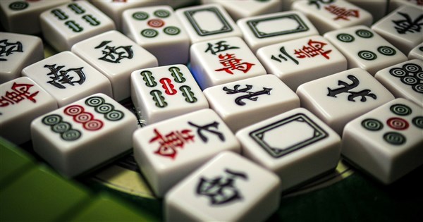 New Taipei police bust retirees' mahjong gambling den