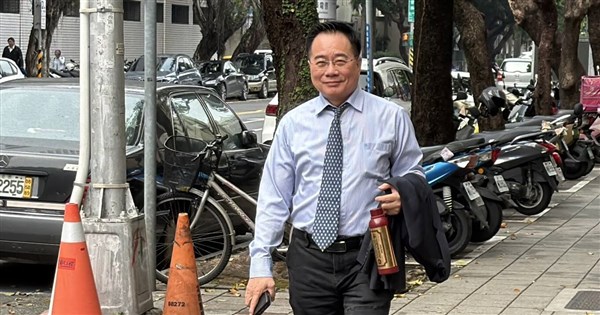 Ex-KMT lawmaker begins prison sentence in embezzlement case