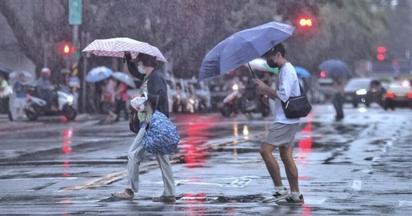 Front to bring heavy rain, strong winds to northern Taiwan: CWA