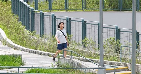 Heat alert in effect in Tainan as mercury forecast to top 36°C