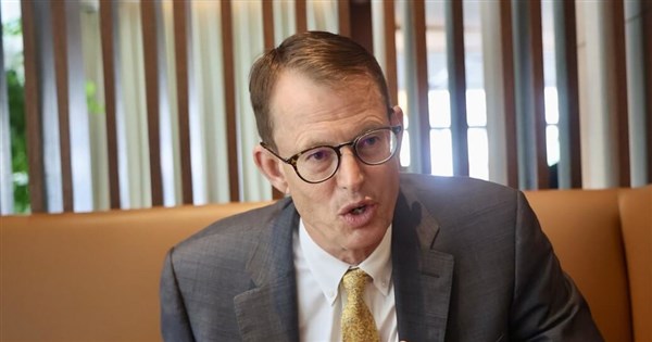 Ex-U.S. intelligence chief urges 'haste' in Taiwan's defense budget review