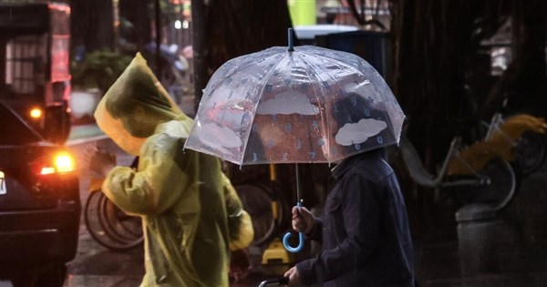 Heavy rain, cooler temperatures forecast across Taiwan from Friday