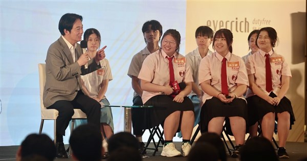 Lai takes advice from high schoolers on fighting Chinese disinformation