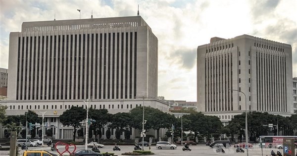 Central bank likely to leave interest rates steady for 9th straight quarter