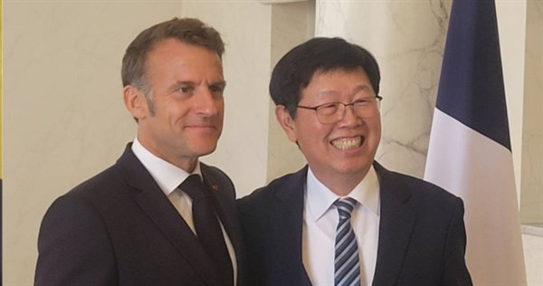 Foxconn chair meets with Macron, announces new investments in France - ...