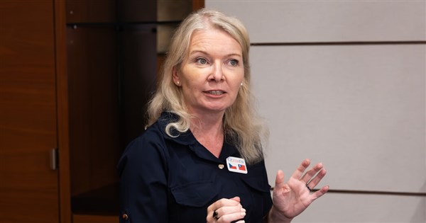 Late Czech speaker's daughter fulfills father's mission with
