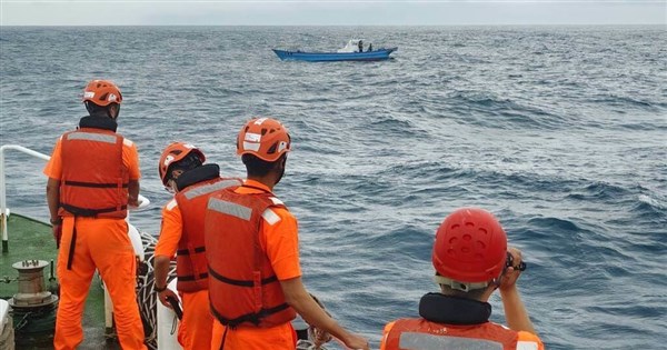 4 rescued after yacht capsizes off Penghu's Dongji Islet - Focus Taiwan