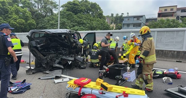 Driver, Philippine national, die in freeway car crash