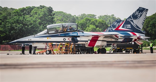 Taiwan schließt Produktion von 66 Brave Eagle-Jet-Trainingsflugzeugen ab - ...