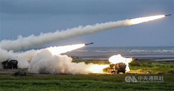 Analysts Suggest Potential Delays for U.S. Arms Sales to Taiwan Following Summits