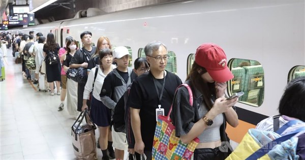 Taiwan High Speed Rail Reports Record Passenger Numbers During Mid-Autumn Festival Holiday