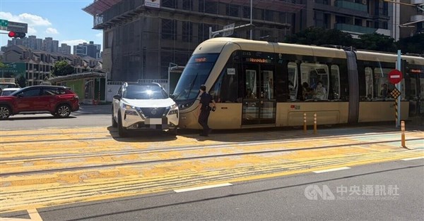 Light rail train hit by car after likely making illegal turn: Police - ...
