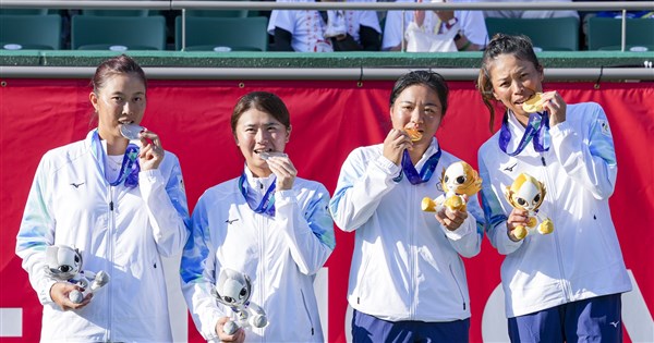 Hsieh, Liang claim Asian Games gold in women's doubles tennis - Focus ...