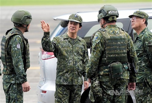 Lai inspeksi latihan Han Kuang pertamanya sebagai presiden