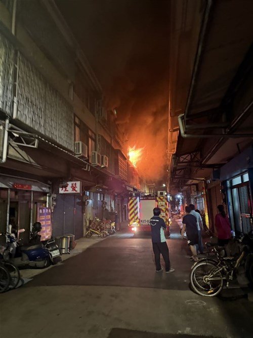 Seorang ibu dan dua putrinya tewas dalam kebakaran perumahan di Taichung