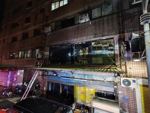 Kebakaran gedung 10 lantai di Kaohsiung tewaskan 3 orang