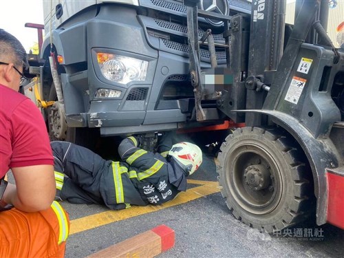 Lansia tewas terlindas truk di Taoyuan