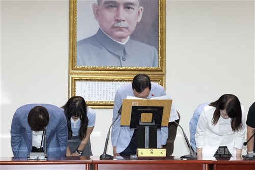 Ketujuh legislator KMT lolos dari pemakzulan, kubu oposisi pertahankan mayoritas