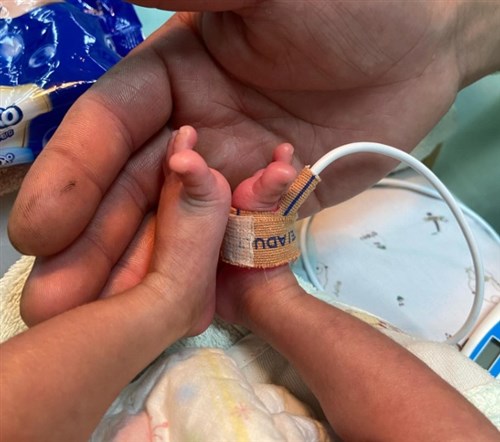 Perjalanan ambulans bayi prematur dapat dukungan dari seluruh Taiwan