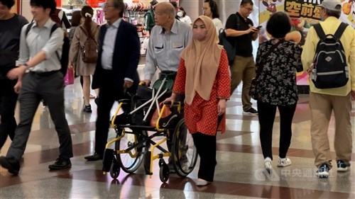 MOI: Denda pelanggar masa izin tinggal jadi setengah jika serahkan diri
